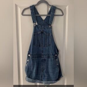 old navy overalls only worn once for pictures but don’t have use for them